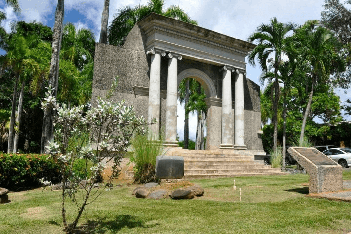 UPRM Portico